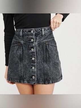 Abercrombie & Fitch Black Denim Mini Skirt Size 31